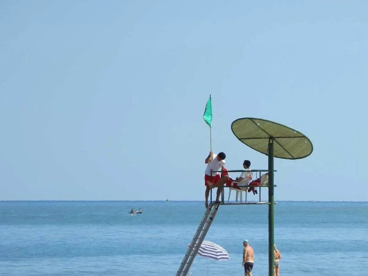 Vacaciones Junto Al Mar: Casa Con Wifi, Admite Mascotas, Playa Cercana, A/C Opcional - Es-184-45 Riumar
